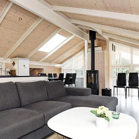 9 Person In Vakantiehuis Jerup