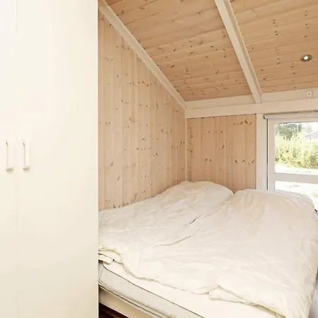 9 Person In Jerup-by Traum *