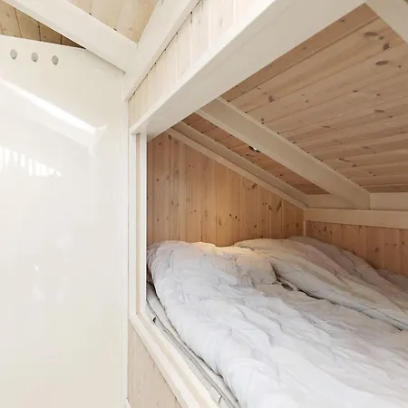 9 Person In Jerup-by Traum