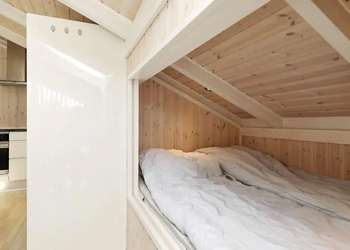 9 Person In Jerup-by Traum